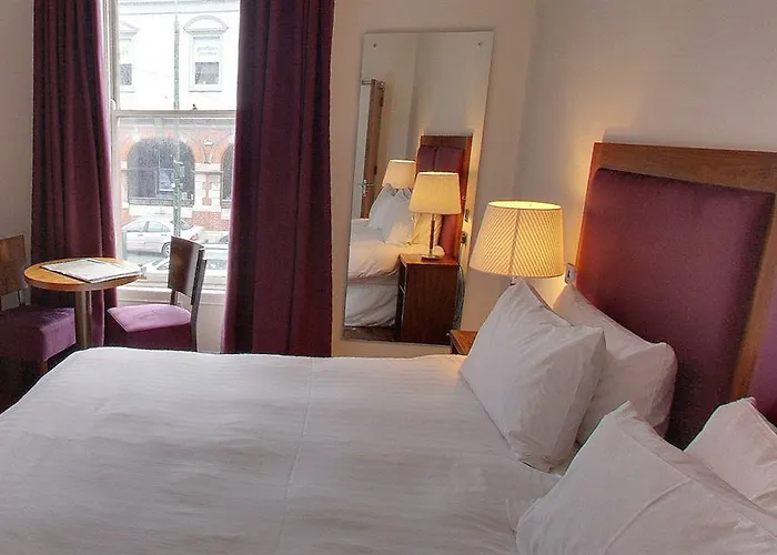 Гостевой дом The Lombard Townhouse